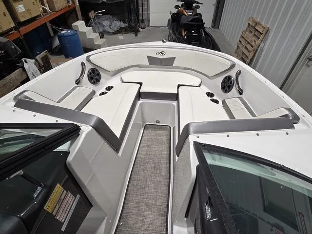 Slide: The Image of Monterey M-20 2018 - 18