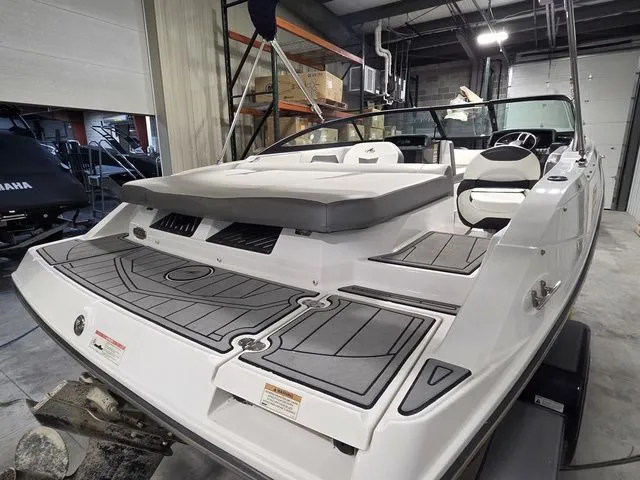 Slide: The Image of Monterey M-20 2018 - 5