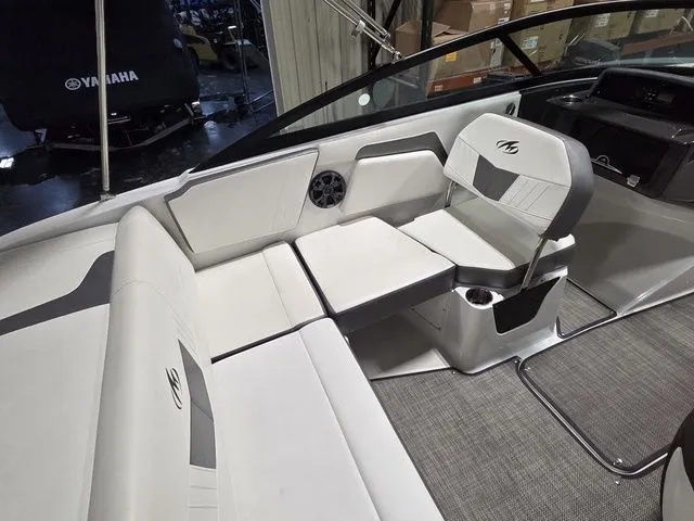 Slide: The Image of Monterey M-20 2018 - 8