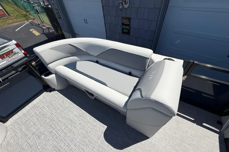 Slide: The Image of 2025 Avalon 2385 Venture 85 Tri Toon boat with rear fish seating, high-performance design. - 15