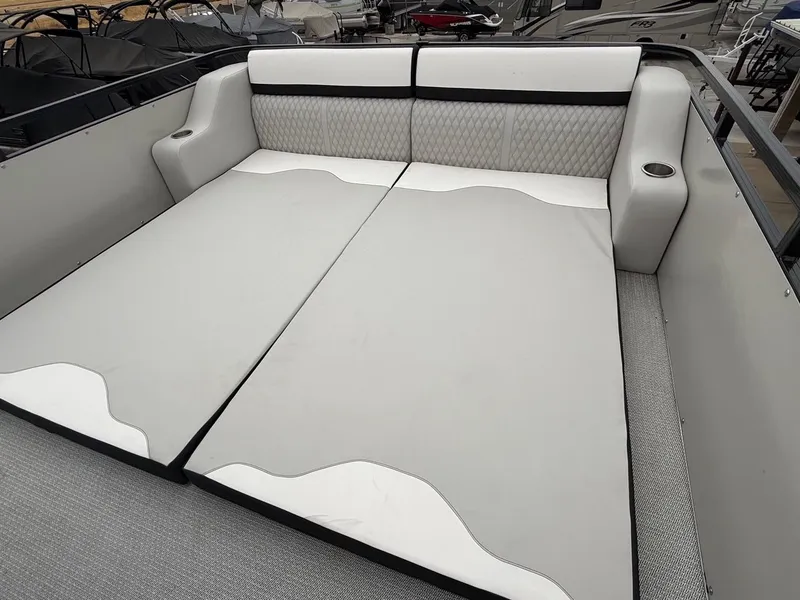 Slide: The Image of Avalon 27' Catalina Platinum entertainer Funship w/ 250HP Mercury! 2026 - 12