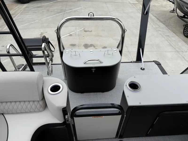 Slide: The Image of Avalon 27' Catalina Platinum entertainer Funship w/ 250HP Mercury! 2026 - 3