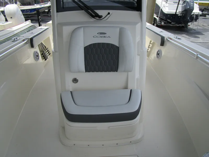 Slide: The Image of Cobia 285CC 2026 - 12