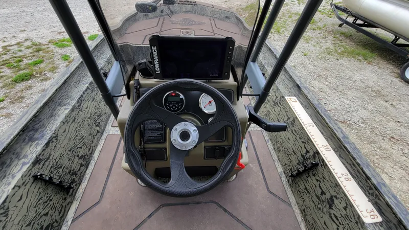 Slide: The Image of Tracker 1860 CC 2025 - 5