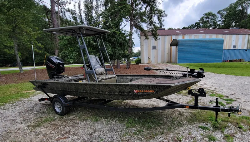 Slide: The Image of Tracker 1860 CC 2025 - 8