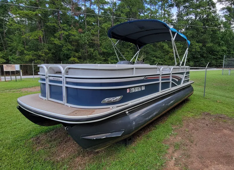 Slide: The Image of Ranger Boats Reata 223CR 2021 - 3