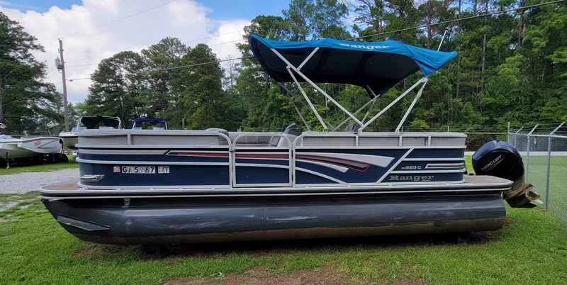 Slide: The Image of Ranger Boats Reata 223CR 2021 - 7