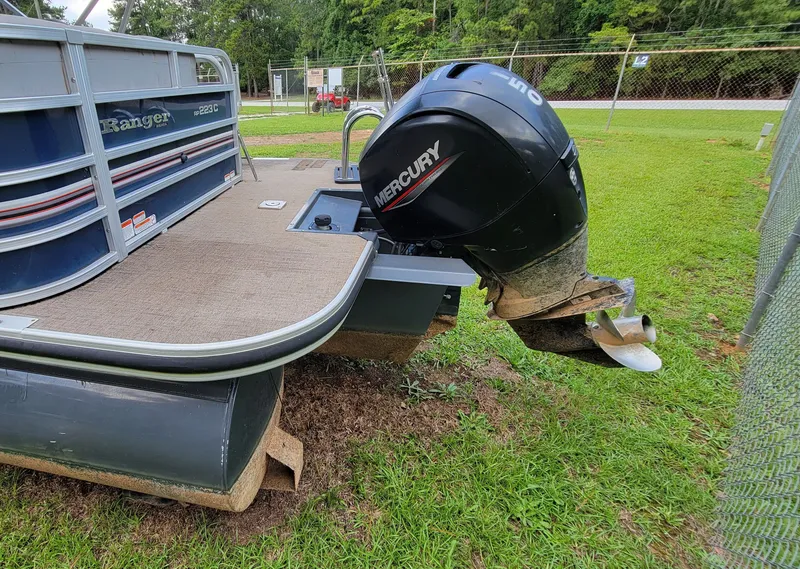 Slide: The Image of Ranger Boats Reata 223CR 2021 - 8