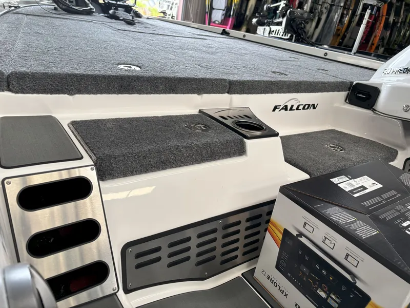 Slide: The Image of Falcon F20 PREDATOR 2026 - 18