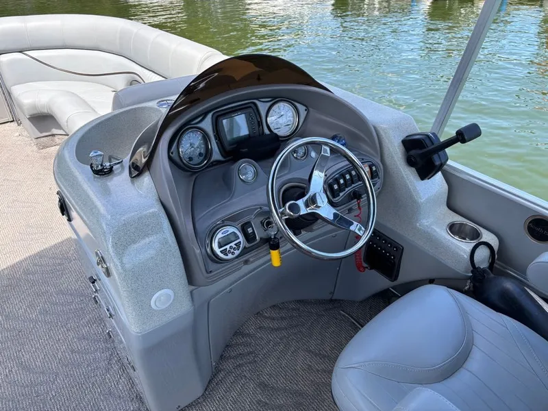 Slide: The Image of South Bay 900 Series 922CRTT-EXP 2008 - 10