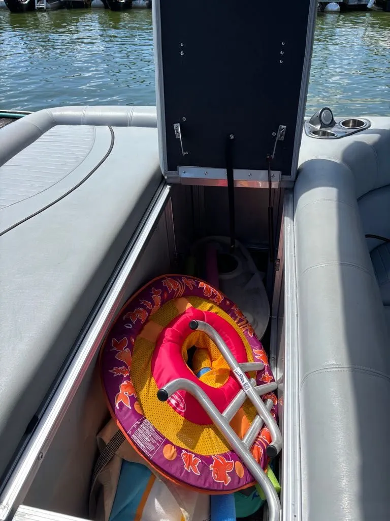 Slide: The Image of South Bay 900 Series 922CRTT-EXP 2008 - 7