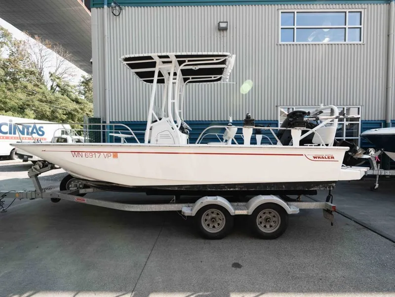 The Image of Boston Whaler 190 Montauk 2023 - 1