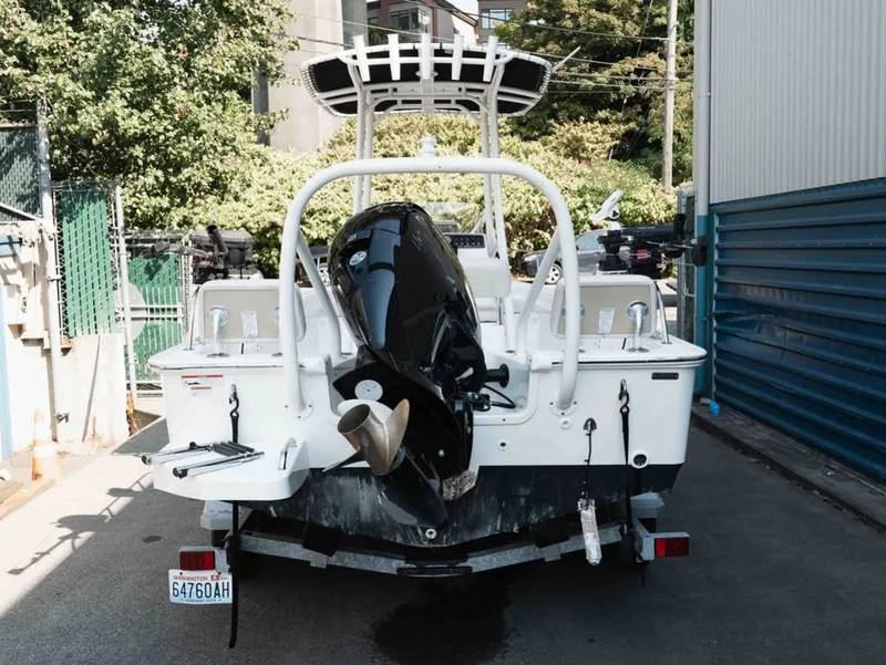 Slide: The Image of Boston Whaler 190 Montauk 2023 - 6