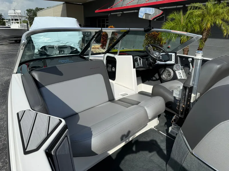 Slide: The Image of MasterCraft ProStar 2016 - 11