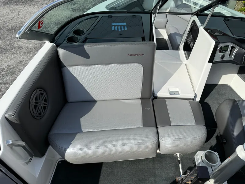 Slide: The Image of MasterCraft ProStar 2016 - 15