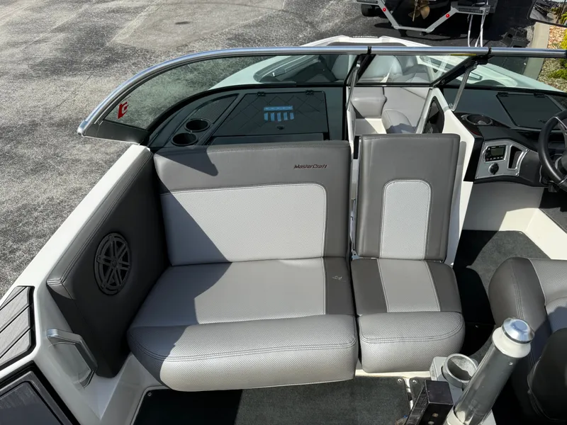 Slide: The Image of MasterCraft ProStar 2016 - 17