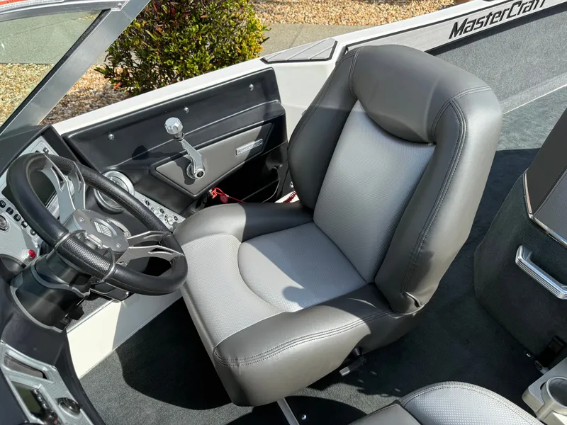 Slide: The Image of MasterCraft ProStar 2016 - 19