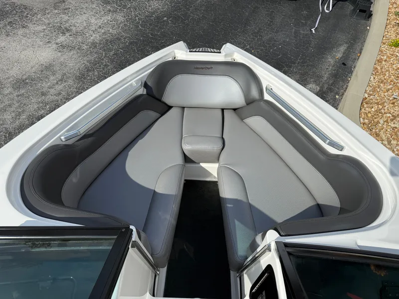Slide: The Image of MasterCraft ProStar 2016 - 20