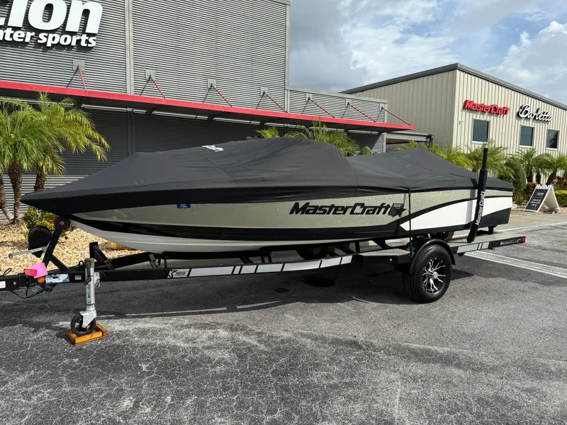 Slide: The Image of MasterCraft ProStar 2016 - 23