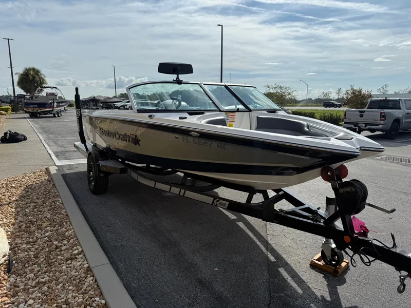 Slide: The Image of MasterCraft ProStar 2016 - 4