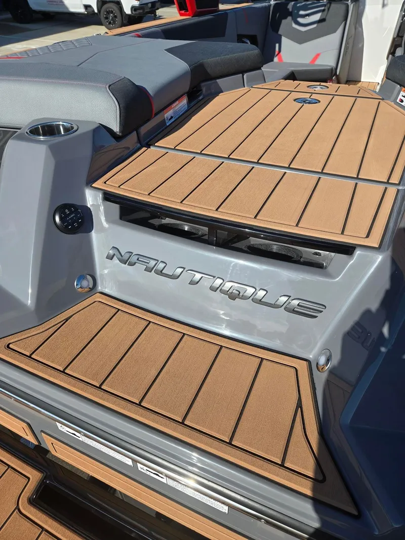 Slide: The Image of Nautique Super Air Nautique GS22 2026 - 10