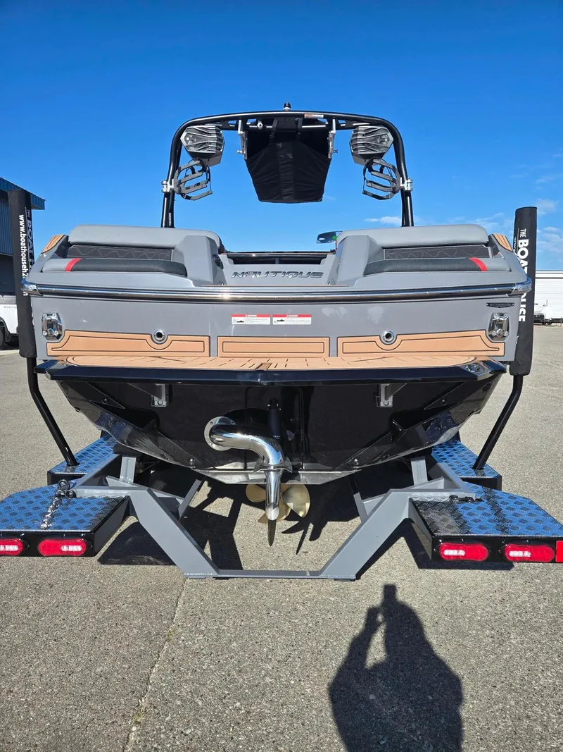 Slide: The Image of Nautique Super Air Nautique GS22 2026 - 9