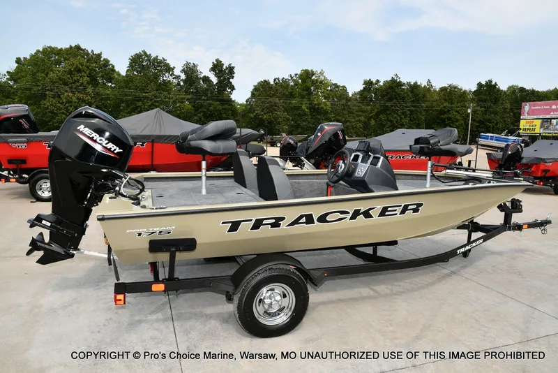 Slide: The Image of Tracker Pro Team 175 2026 - 18