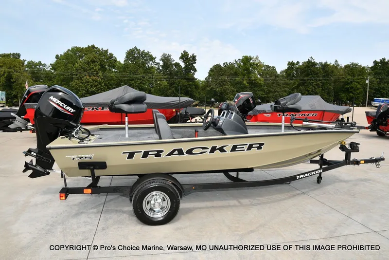 Slide: The Image of Tracker Pro Team 175 2026 - 19