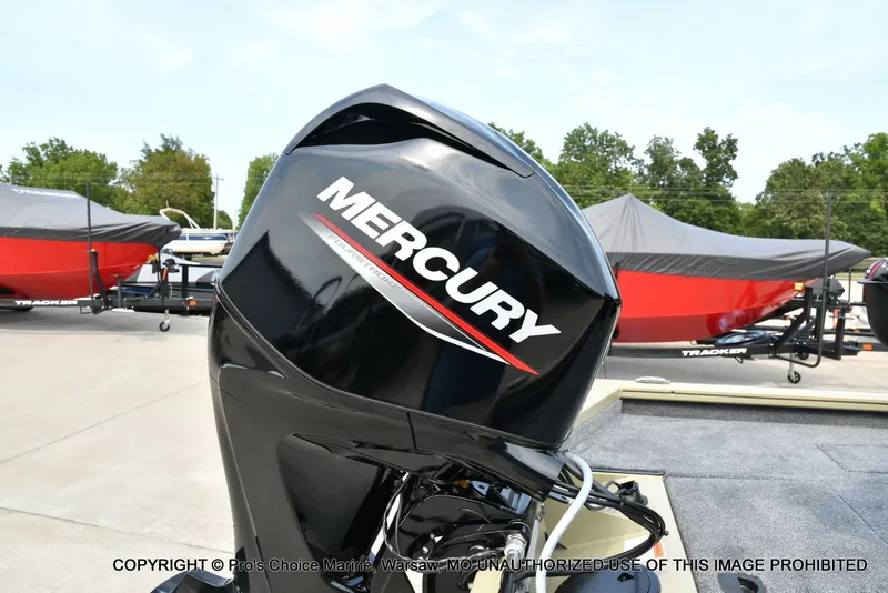 Slide: The Image of Tracker Pro Team 175 2026 - 20