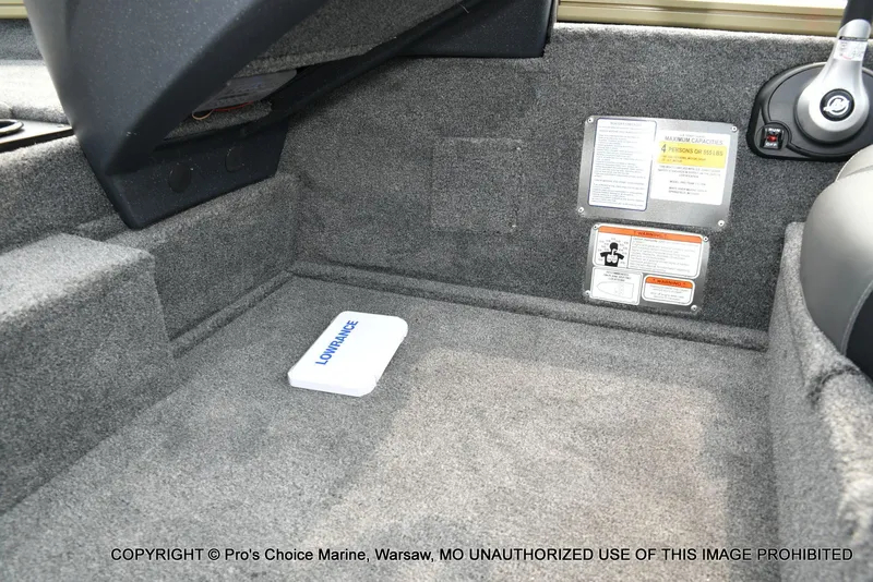 Slide: The Image of Tracker Pro Team 175 2026 - 40