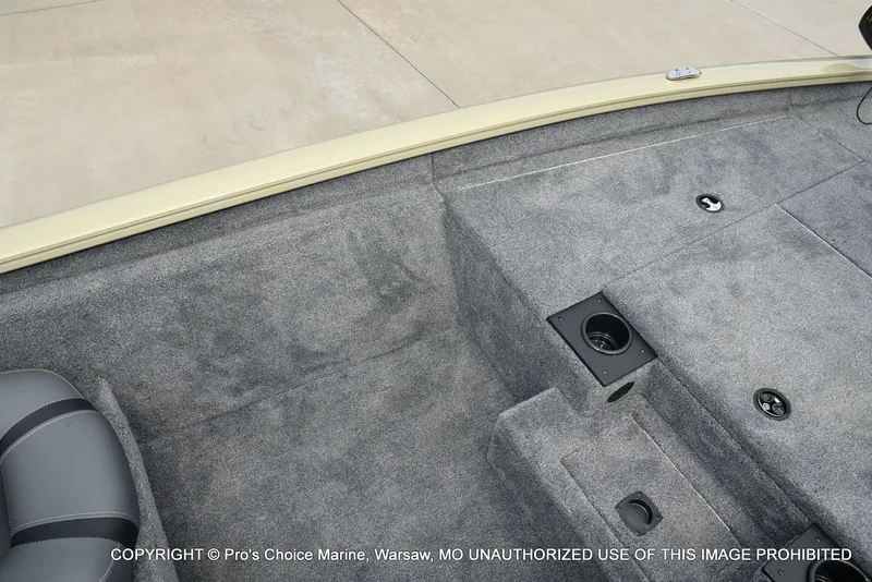 Slide: The Image of Tracker Pro Team 175 2026 - 42