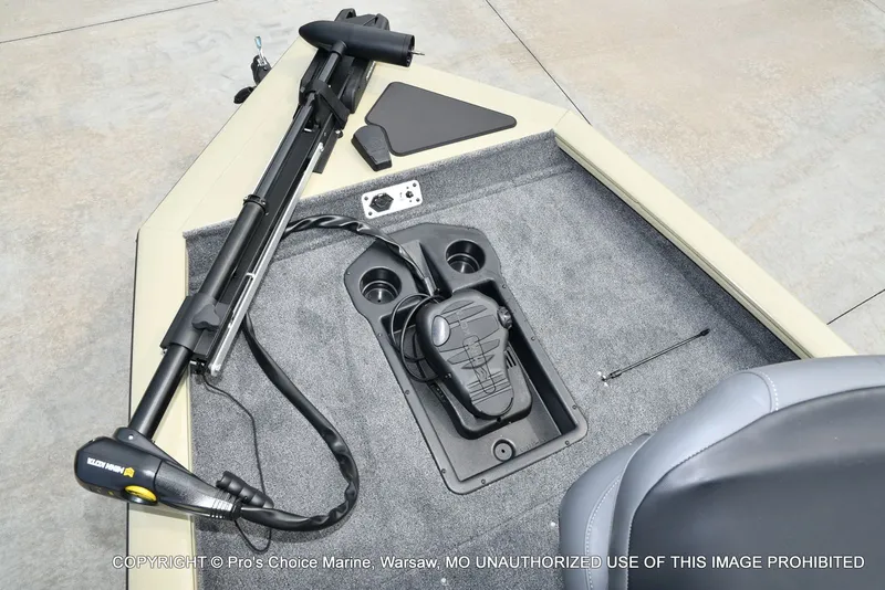 Slide: The Image of Tracker Pro Team 175 2026 - 43