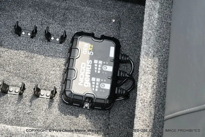 Slide: The Image of Tracker Pro Team 175 2026 - 49