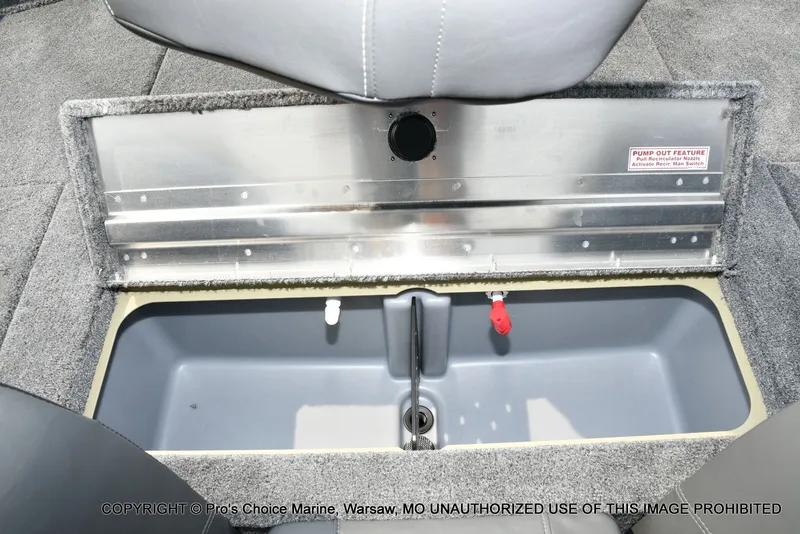 Slide: The Image of Tracker Pro Team 175 2026 - 58