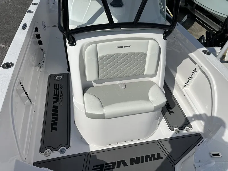 Slide: The Image of Twin Vee GFX 24GFX 2026 - 10