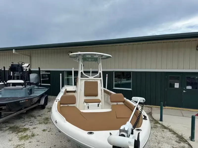 Slide: The Image of Skeeter SX2550 Family 2021 - 9