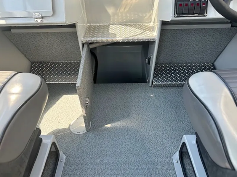 Slide: The Image of Hewescraft 210 Sea Runner ET 2015 - 13