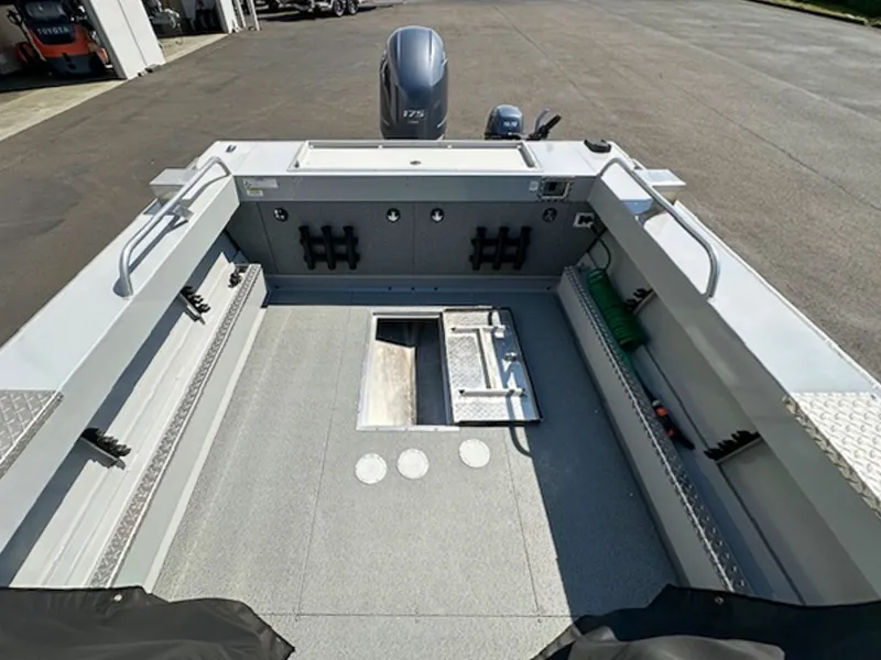 Slide: The Image of Hewescraft 210 Sea Runner ET 2015 - 17