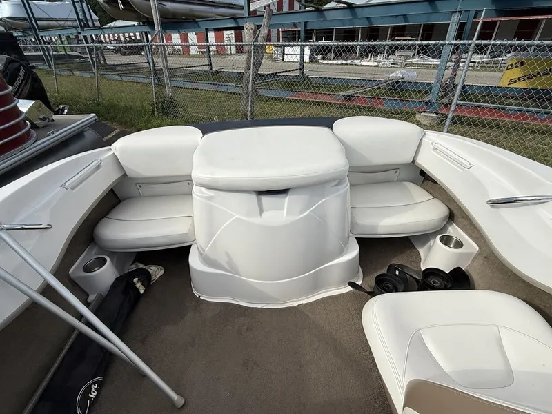 Slide: The Image of Four Winns H180 2009 - 8