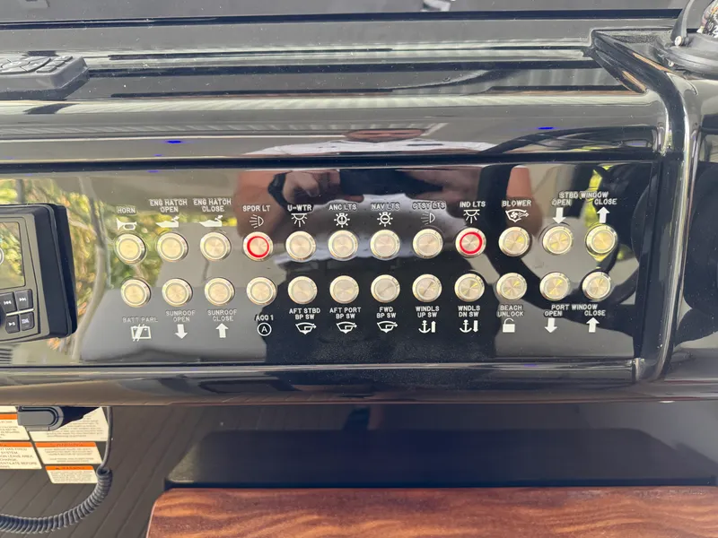 Slide: The Image of Cruisers 42 GLS 2027 - 32