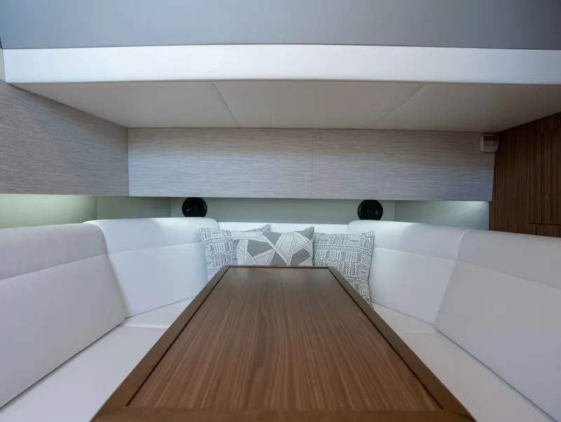 Slide: The Image of Cruisers 42 GLS 2027 - 60