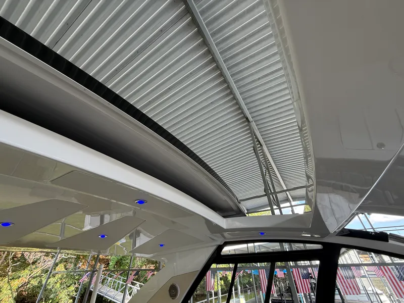 Slide: The Image of Cruisers 42 GLS 2027 - 36