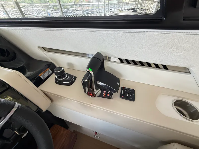 Slide: The Image of Cruisers 42 GLS 2027 - 30