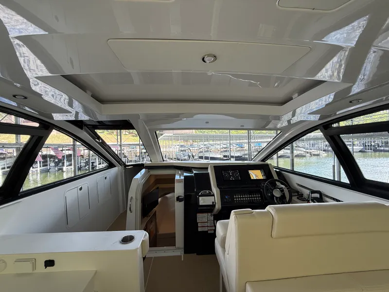 Slide: The Image of Cruisers 42 GLS 2027 - 61