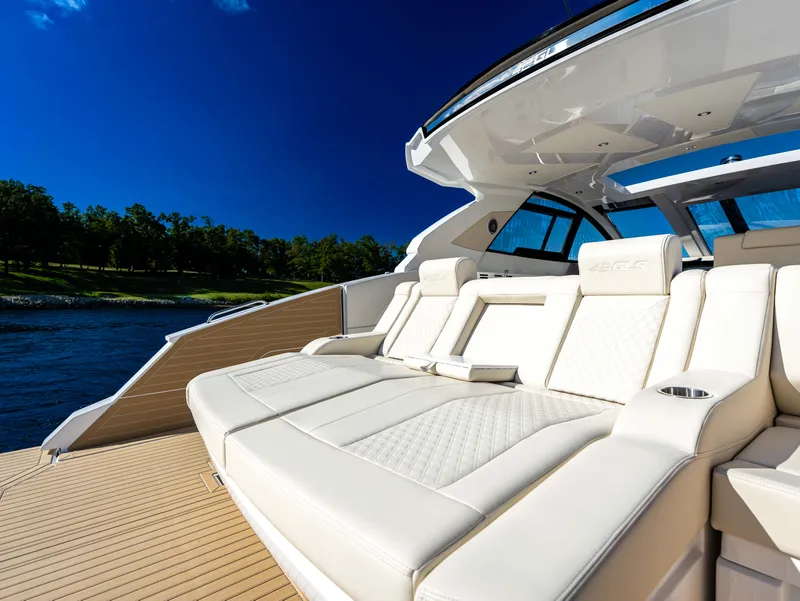 Slide: The Image of Cruisers 42 GLS 2027 - 27
