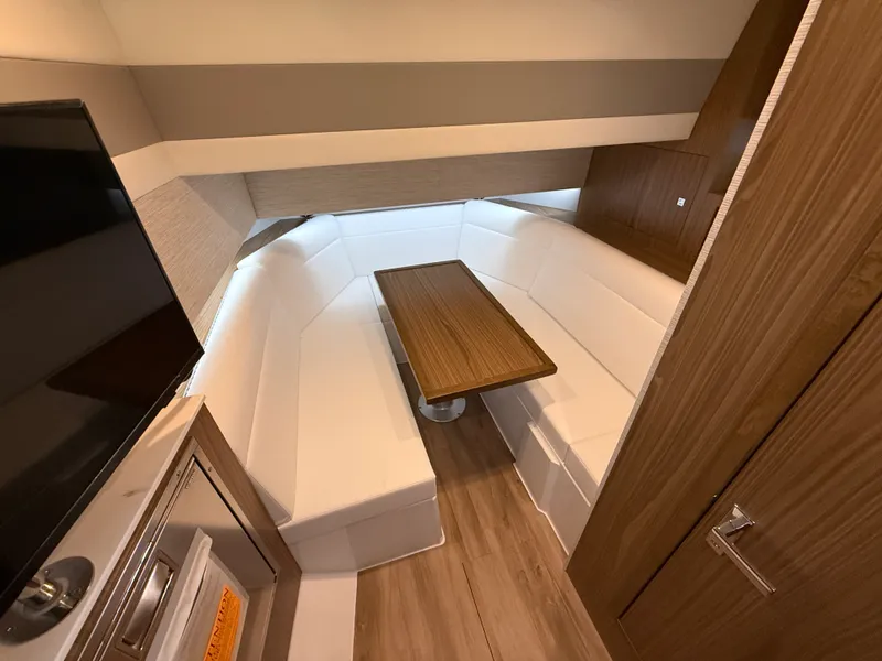 Slide: The Image of Cruisers 42 GLS 2027 - 45