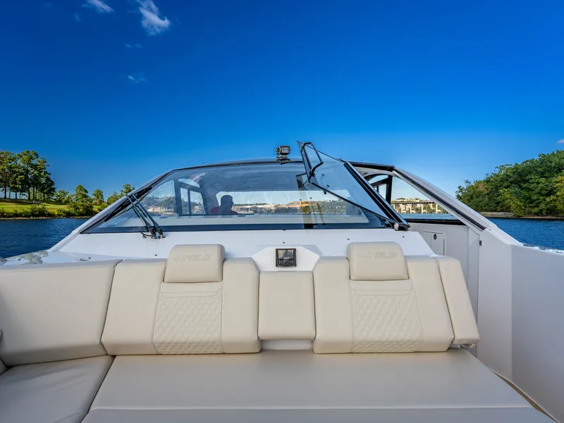 Slide: The Image of Cruisers 42 GLS 2027 - 52