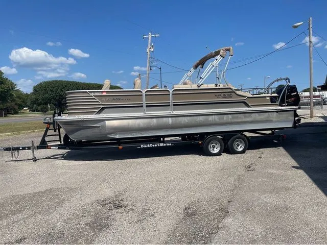 Slide: The Image of SunCatcher Elite 326 DLX SS 2017 - 2