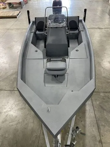 Slide: The Image of Excel Bay Pro Elite 183 2025 - 13