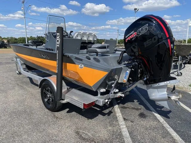 Slide: The Image of Excel Bay Pro Elite 183 2025 - 3